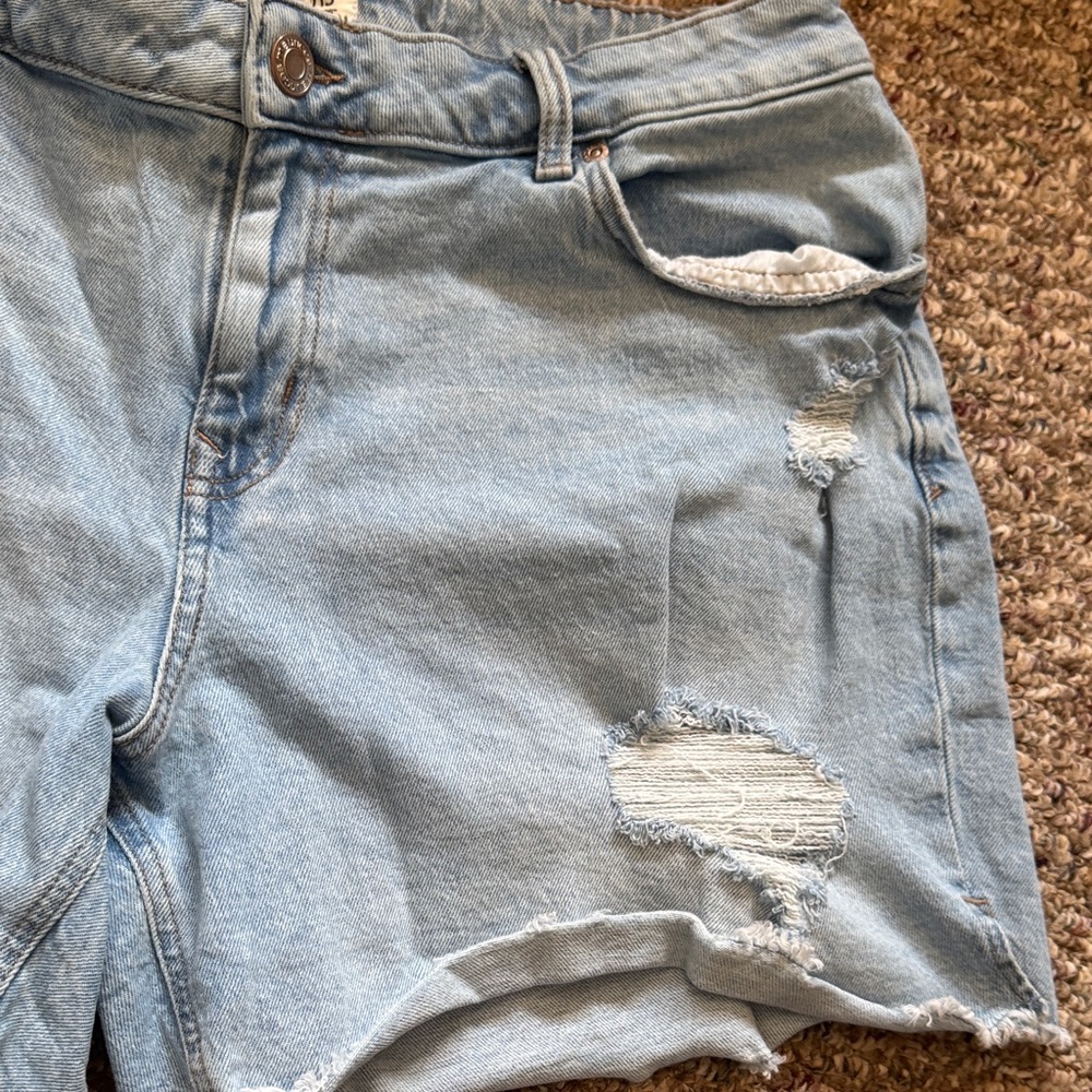 Maurices Light Wash Distressed Jean Shorts - Picture 4 of 5